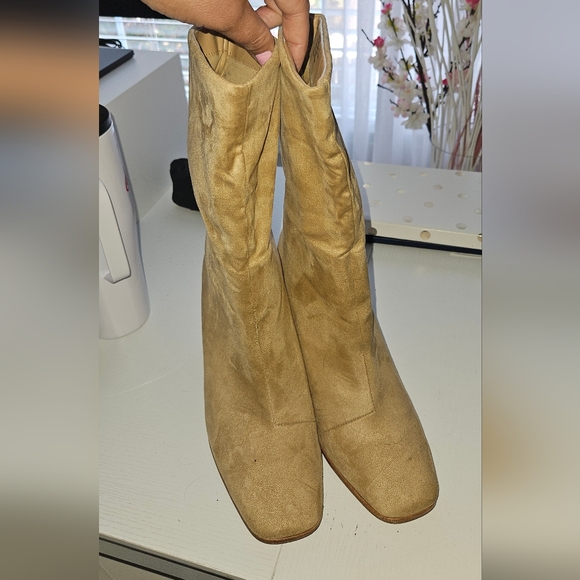 Express Camel Brown Boot - Picture 2 of 4